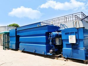 How does DAF (Dissolved Air FLotation) work